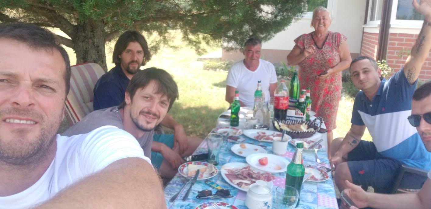 Ručak u hladovini — Šajkovići, kod Vidosave i Bogdana